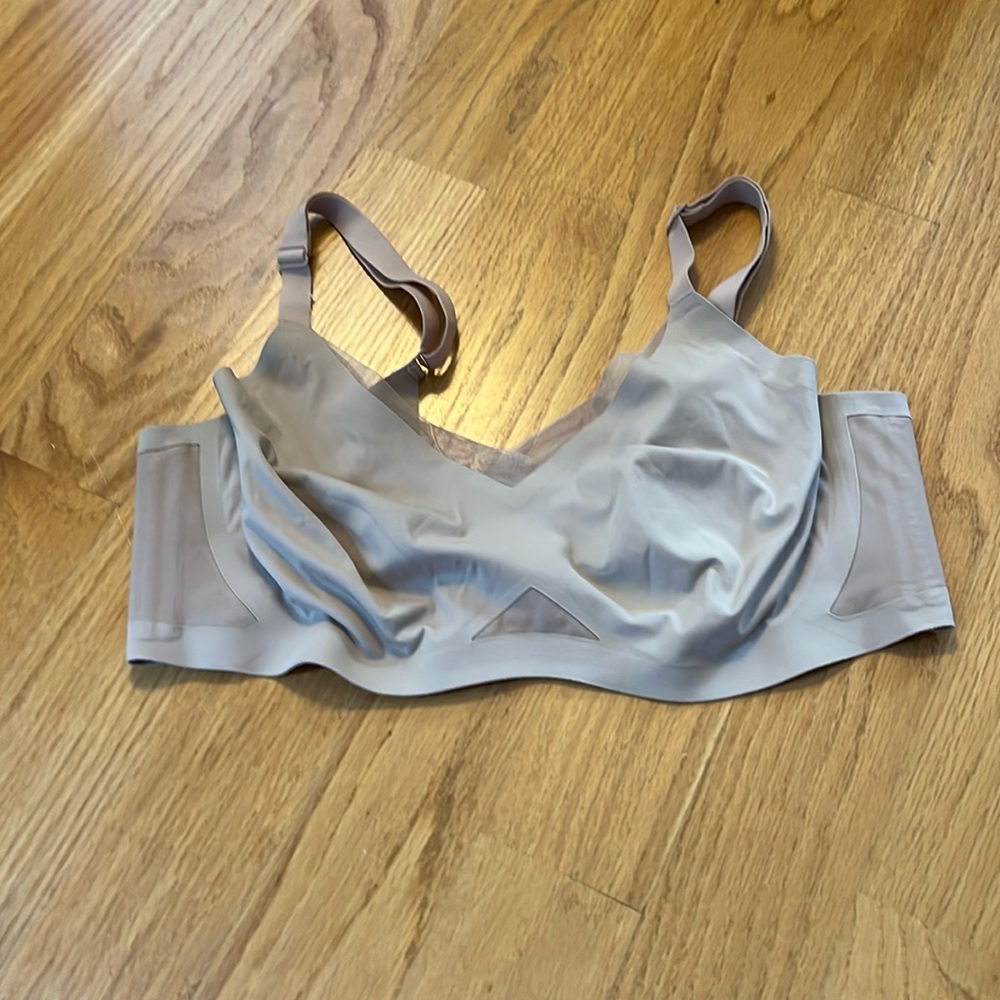 HoneyLove Bra Women 1X Nude Beige Sand Crossover Wireless Comfortable Smoothing